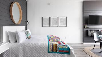 Studio Suite, Ocean View, Oceanfront | 1 bedroom, soundproofing, free WiFi, bed sheets