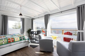 Cabin, Ocean View, Oceanfront | Soundproofing, free WiFi, bed sheets - Cliffs Edge Retreat (Tors Cove)