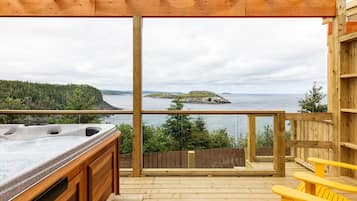 Cottage, Ocean View, Oceanfront | Private spa tub