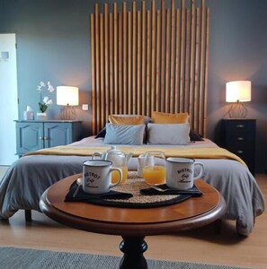 4 bedrooms, desk, iron/ironing board, free WiFi