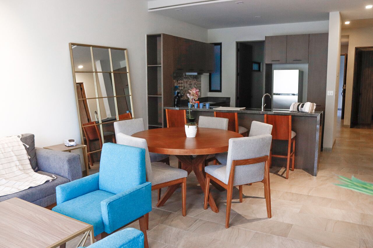 Superior Apartment, Balcony, Garden View | Dining room