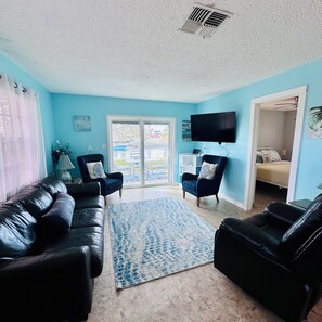 3 bedrooms, WiFi, bed sheets - Cozy 3 Bedroom Home. Pet Friendly! (Hernando Beach)