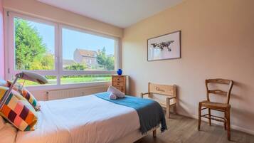 2 chambres, bureau, fer et planche Ă repasser, accĂšs Internet