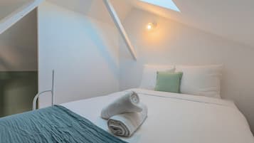 1 slaapkamer, een bureau, internet, beddengoed