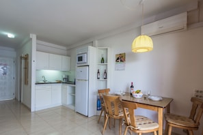 Appartamento Standard | Cucina privata | Mini-frigorifero, bollitore elettrico