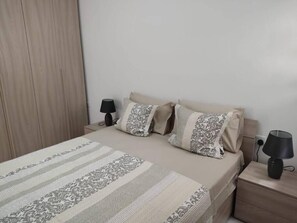 1 bedroom, iron/ironing board, Internet, bed sheets