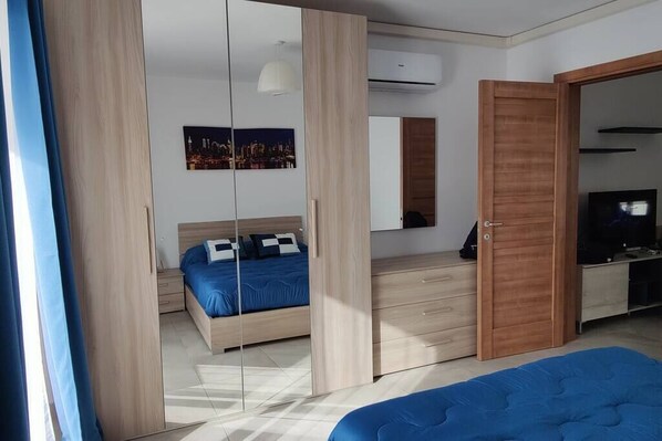 1 chambre, fer et planche à repasser, accès Internet, draps fournis