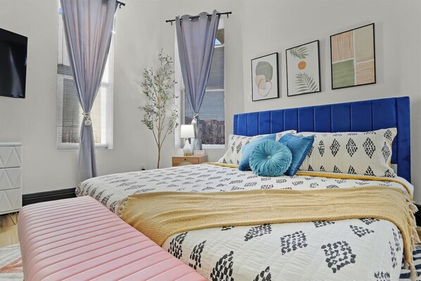 4 bedrooms, desk, iron/ironing board, travel crib