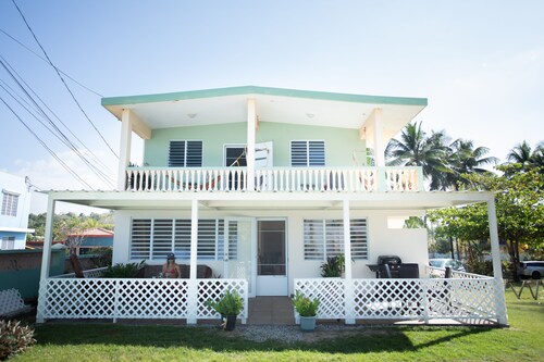 PELICAN REEF BEACHFRONT 2 BED 1 BATH A/C ON SMALL FARM, SURF RIGHT OUT FRONT