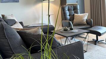 Tv, bøger, stereoanlæg