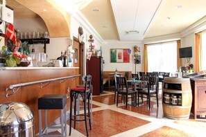 Bar (en el alojamiento)