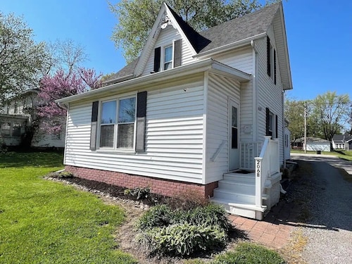 Oak Street Station in Downtown Mahomet