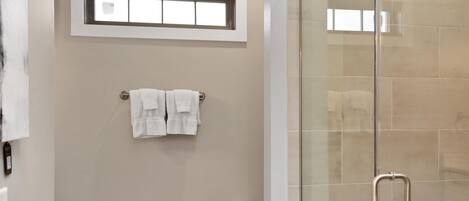 Ferienhaus, Mehrere Betten (Sazerac) | Badezimmer