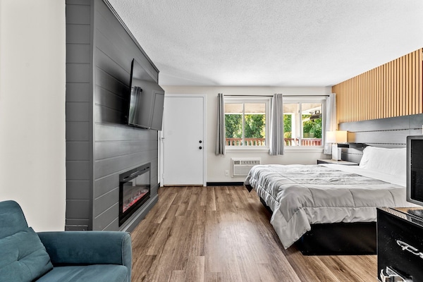 Rom – standard, 1 queensize-seng | Sengetøy av topp kvalitet, dundyner og memory foam-senger