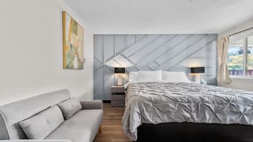 Premium Room, 1 King Bed | Premium bedding, down duvets, memory-foam beds, blackout curtains
