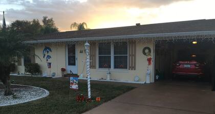 2 Bedroom Retreat in quiet neighborhood - Sleeps 6