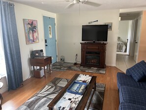 Smart TV, fireplace, stereo