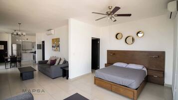 1 slaapkamer, een strijkplank/strijkijzer, wifi, beddengoed