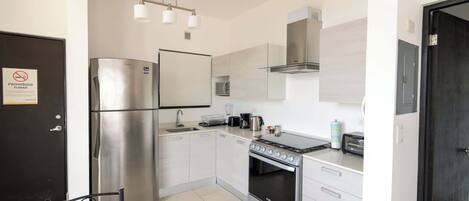 冰箱、微波炉、炉灶、茶具/咖啡用具