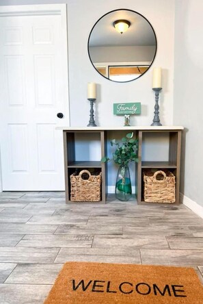 Interior - Nueva Casa Familiar Luxe: Vistas a la Playa y Puestas de sol (Cape Coral)