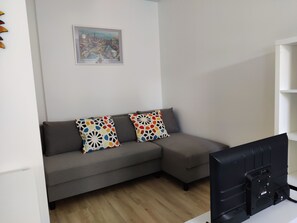 TV - Calm, quiet, 4 min RER B (15 min Notre Dame) (Bagneux)