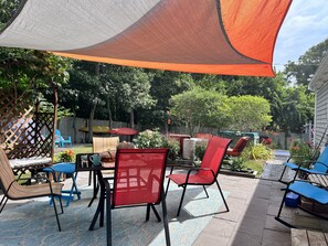 Outdoor dining - 3-bedroom home walkable to Cape Cod Beaches. Close to Nantucket & MV ferrries.  (Barnstable)
