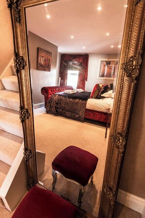 2 bedrooms, iron/ironing board, WiFi, bed sheets - Bay View - Central, trendy, lift access, parking (Broadstairs)