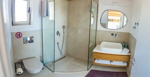 Bathroom - ArtHill eco villas (Sithonia)