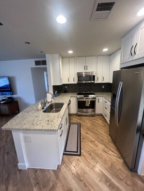 Private kitchen - Old Town bungalow close to fun! (Scottsdale)