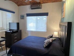 1 chambre, fer et planche à repasser, accès au Wi-Fi (inclus)