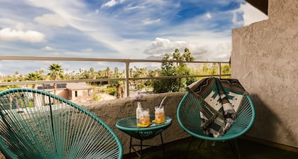 Palme Diem! Condo Close to Downtown!
