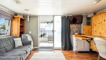 Télévision, jeux vidéo, livres, chaßne hi-fi