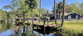 Have it all at this beautiful waterfront Homosassa home close to all amenities.