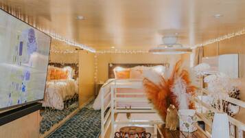 1 bedroom, free WiFi, bed sheets