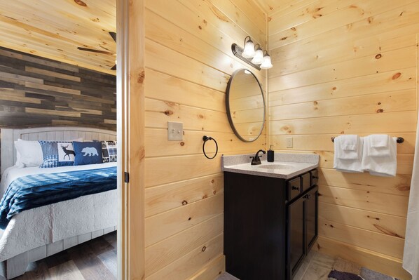 4 bedrooms, desk, iron/ironing board, travel cot - Top 5% Pool Cabin, Hot Tub, Mountain Views, Arcade Games, Great Location! (Pigeon Forge)