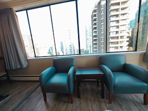 Interior - One Bedroom Apartment with Robson View (Vancouver)