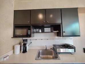 Fridge, microwave, oven, stovetop - One Bedroom Apartment with Robson View (Vancouver)