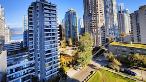 Exterior - Penthouse Apartment w/ Patio, Harbour & City View (Vancouver)