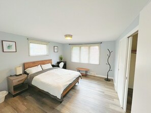 3 soverom, skrivebord, strykejern/-brett og wi-fi (inkludert)