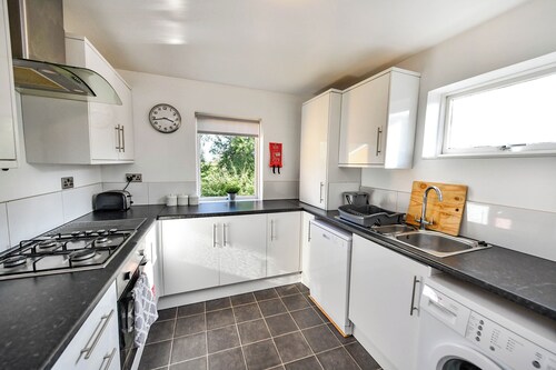 Hopetoun Bank House - For Families, Contractors and Groups