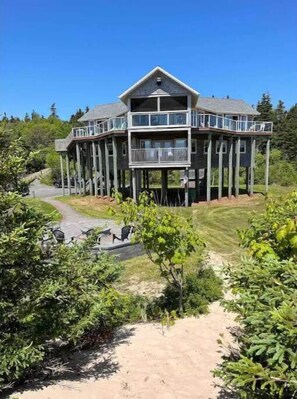 Exterior - Eagles Perch Beach House (Souris)