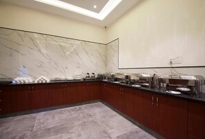 Free daily buffet breakfast  - Hotel Bonito- Delhi IGI Airport (New Delhi)