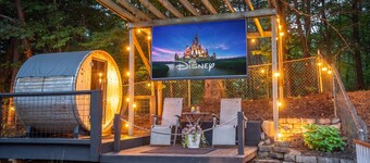 Sauna-Hot Tub-Arcades-Outdoor Theater-Sleeps 14!