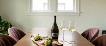 Cool, Quiet, and Comfortable Cottage Near Mac