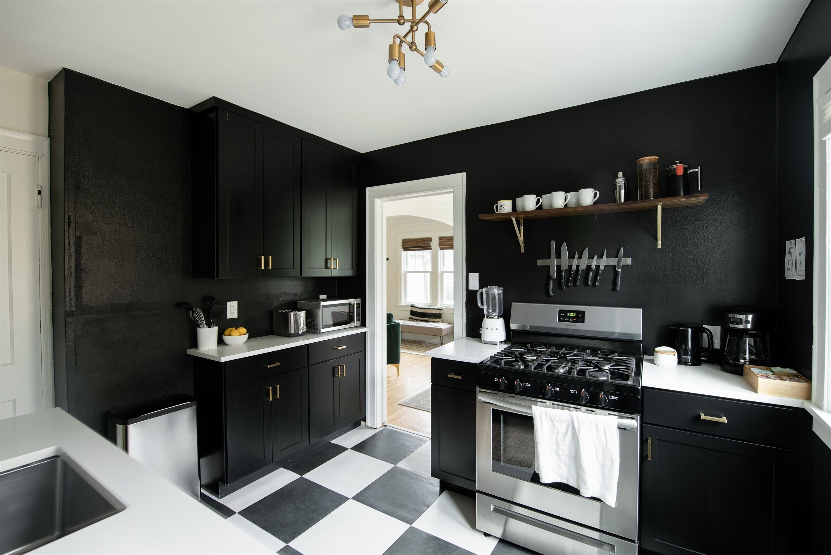 Frigorífic, microones, forn i placa de cuina 