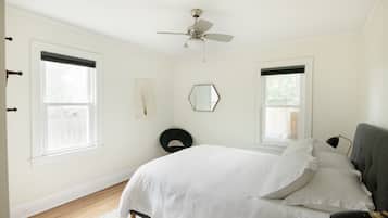 2 bedrooms, iron/ironing board, travel cot, free WiFi