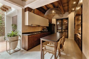 Fridge, microwave, oven, stovetop - Colonial luxury house in Cartagena de Indias, (Cartagena de Indias)