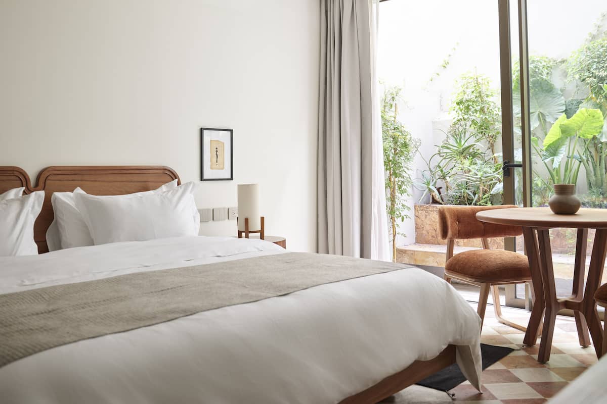 Superior Room | Premium bedding, minibar, in-room safe, laptop workspace