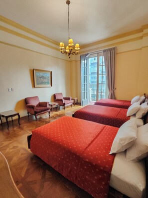 Family Room | Individually decorated, individually furnished, free WiFi - GRAN HOTEL BOLIVAR (Lima)