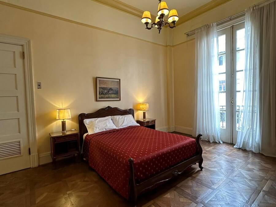 Decoración personalizada, muebles diferentes y wifi gratis